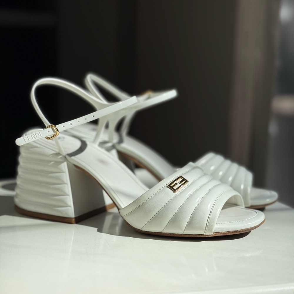 FENDI Calfskin Promenade Slingback Sandals